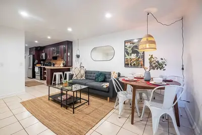 Image de Cozy Basement Apt with Private Patio!