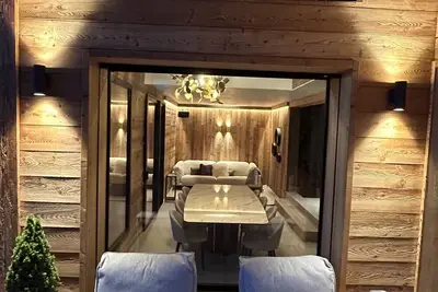 Image de Exceptionnel. Chalet haut de gamme, ski aux pieds, vue imprenable, piscine int