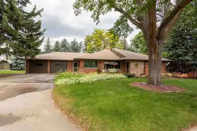 Image de Remodeled mid-century home minutes from Estes Park/Fort Collins. Pet friendly