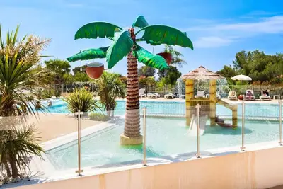 Image de Homerez - Bungalow charmant à Saint-Raphaël, vue mer