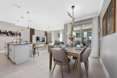 Image de 4 bedrooms house with pool