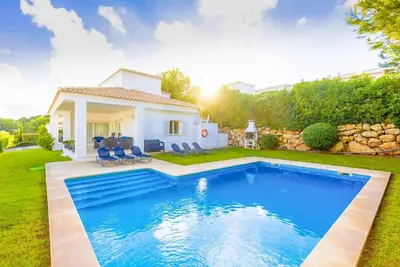 Image de Villa Arual - Trois Chambres Villa, Couchages 6