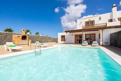 Image de Villa Blanca - Trois Chambres Villa, Couchages 6