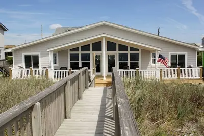 Image de Pet Friendly, Ocean Front, One Level!