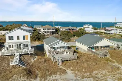 Image de 3br + 2 Bonus Rooms - Ocean Front