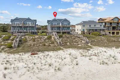 Image de 4br duplex close to town and ocean front!