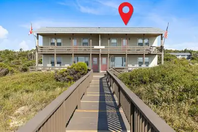 Image de Classic Ocean Front 4br Duplex - near Bogue Inlet Pier!