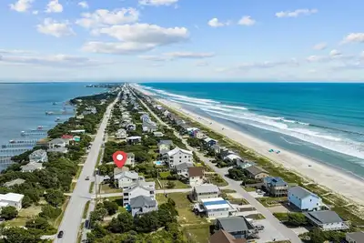 Image de Dogs Ok! Steps away from the beach ~ 4br!
