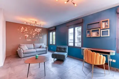 Image de GuestReady - Séjour à Villeurbanne avec parking