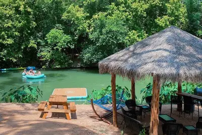 Image de #11 Son’s Rio Cibolo Safari Cabin