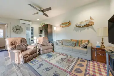 Image de 5 Mi to St Joseph River: Apartment w/ Fire Pit!