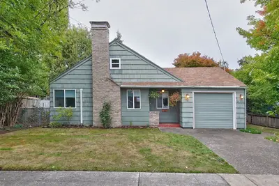 Image de Beautifully Renovated | Close to Downtown