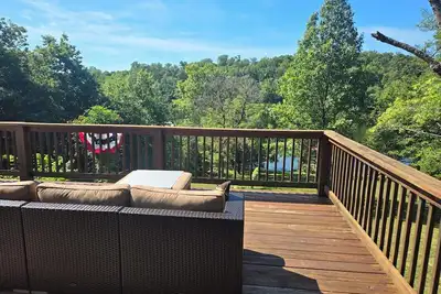 Image de Camp Bob Table Rock Lake House -3 waterfront lots, easy walk down, close to town