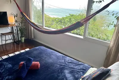 Image de Relax and watch the sunrise across the ocean from your hammock. Views of Ipanema across the water