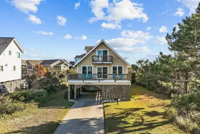 Image de Ocean Views, Direct Beach Access, Hot Tub, Bring Fido