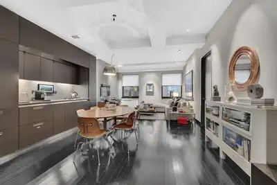 Image de Luxury 2 Bed/ 2 Bath Full Service Condo On Historic Wall Street