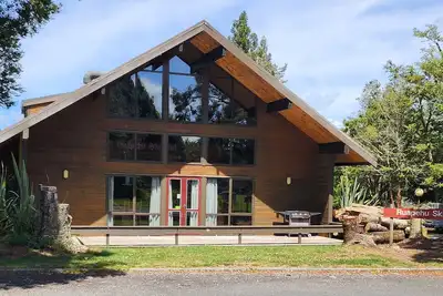 Image de Ski-Inspired Summer Retreat. Spacious Lodge in Ohakune