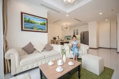 Image de 3 Bedroom Apartment Suites Vinhomes Central Park\n
