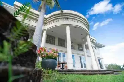 Image de Hilo Villa avec piscine - 16 personnes max