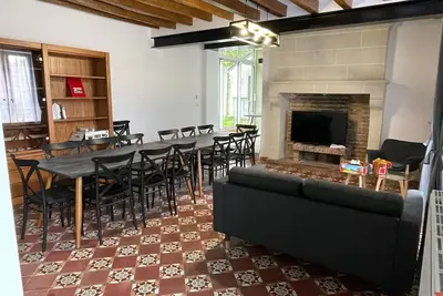 Image de Maison spacieuse près du Mans et Tours, idéale pour famille, avec terrasse, jardin et parking