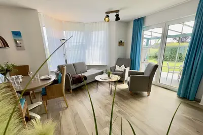Image de Komfortable Doppelhaushälfte im Herzen von Carolinensiel