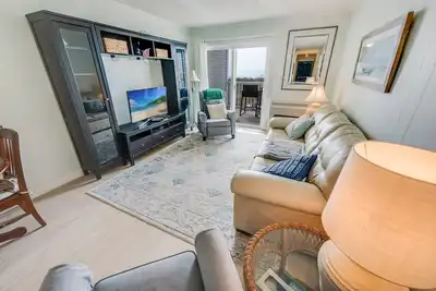 Image de Coastal Beachfront Getaway Poolside and Oceanfront