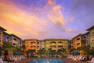 Image de Luxury Condo in Weston
