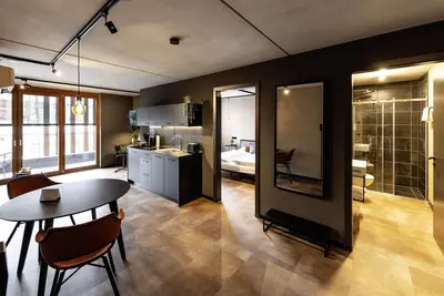 Image de New Industrial-style Apartment GroĂź (kurz/langzeit