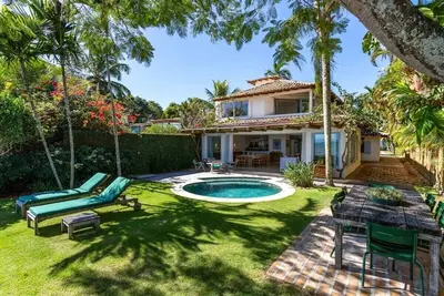 Image de Luxury and Exclusive Beachfront Mansion - Buz044