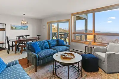 Image de Big Condo - Luxe Baths - Sweeping Views - Walk To Chairlift