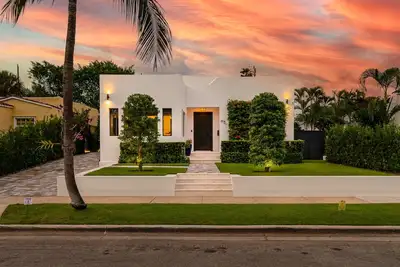 Image de Casa Zenhaven - Designer Poolside Haven!