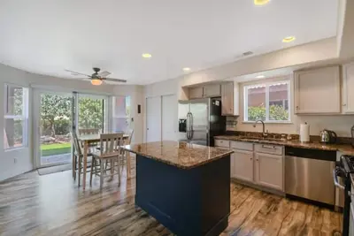 Image de Eaglecreek close to Balloon Fiesta 2 story home