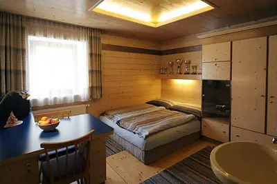 Image de Einzelzimmer mit fl. Wasser - Zimmer \"paussenberg\" - Haus Gamsjäger