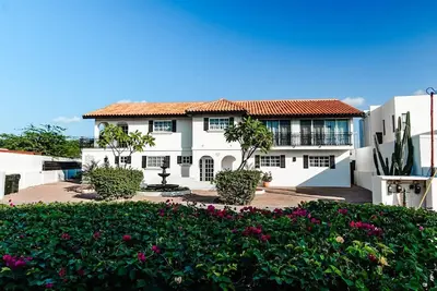 Image de Spectacular 8 br Villa with Pool & Garden
