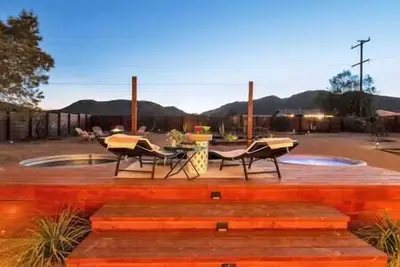 Image de Starletto Dwell: Hot tub/Cowboy tub/ 5min fr town