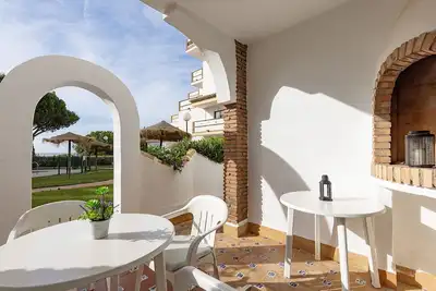 Image de Bright 2 Bed Traditional Style Andalusian Apt Near The Beach and Golf