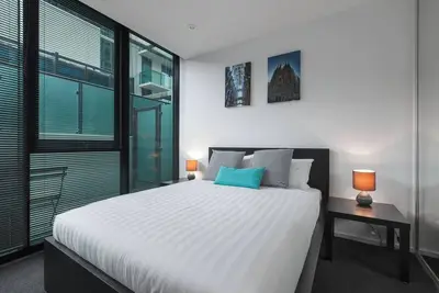 Image de Peaceful Urban Living in the Heart of the Action