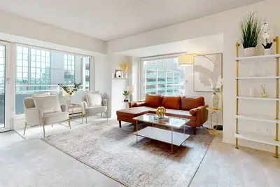 Image de Luxury corner condo with city views, indoor pool & gym - 1 block from Pike Place