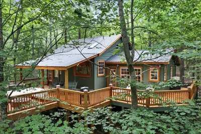 Image de The Treehouse • Hot Tub • Retreat to Nature
