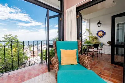 Image de Relaxing getaway centrally located.