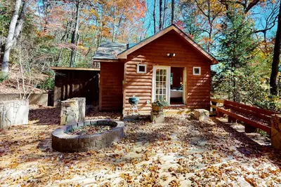 Image de Scenic cabins with fireplaces, children's items, W/D, and Ac - dog-friendly