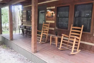 Image de Creek Cabin Near Downtown Gburg