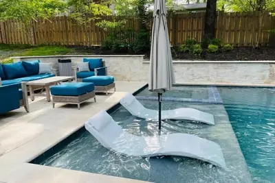 Image de 6br Modern Home w\/Heated Pool & Screened in Porch