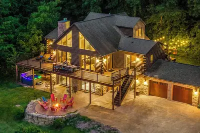 Image de Upscale*5KINGBed 5 Bath*Views*Hot Tub*Games*Fire pit*Theater*Pets*Luxe Amenities