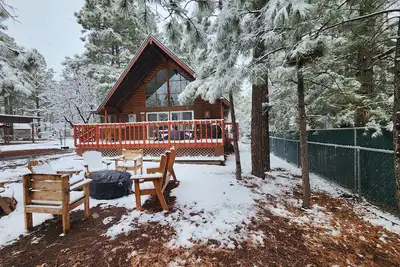 A-frame in Lakeside - King Bed, gas firepit, fenced yard