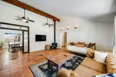 Image de Newly Remodeled 3-bedroom Home with Beautiful Views