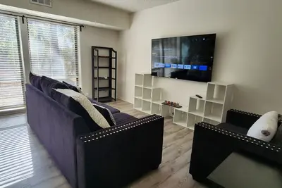 Image de Old Skool Condo With A New Skool Twist