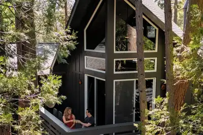 Image de Juniper by Freewyld  | A-Frame Cabin + Hot Tub