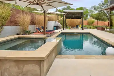 Image de The Nest with Pool and Hot Tub - An Irvie Home