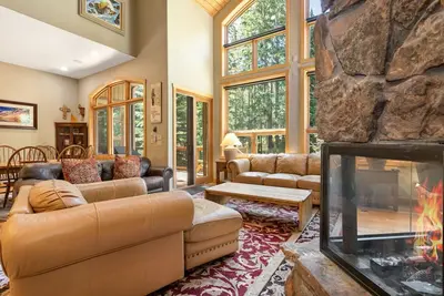 Image de Beautiful East Vail Mountain House on Gore Creek